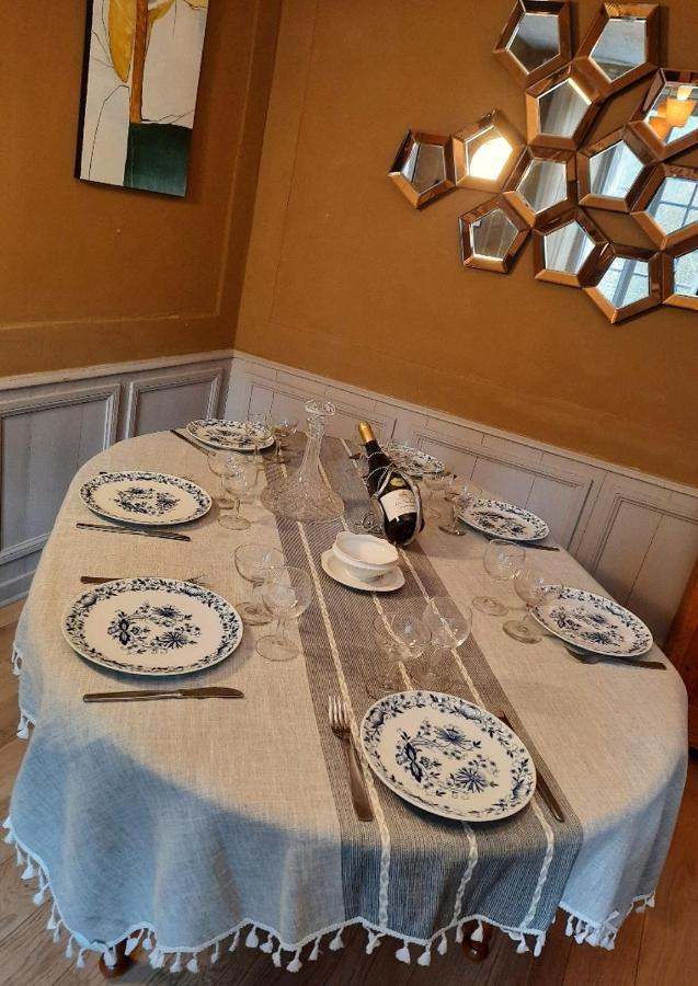 Maison Centre Ville Historique - Bain A Remous, Sauna, Cour Exterieure Privative - Tout Peut Se Faire A Pied A 3Min Du Vieux Port, 10Min De La Plage, 3Min D'Un Parking Gratuit, Restaurants, Boutiques, Muses, Etc Honfleur Exterior foto