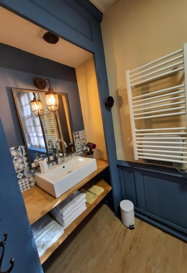 Maison Centre Ville Historique - Bain A Remous, Sauna, Cour Exterieure Privative - Tout Peut Se Faire A Pied A 3Min Du Vieux Port, 10Min De La Plage, 3Min D'Un Parking Gratuit, Restaurants, Boutiques, Muses, Etc Honfleur Exterior foto